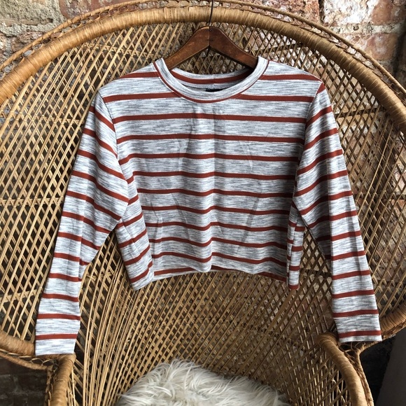 Striped Long Sleeve Crop Top - Picture 1 of 4
